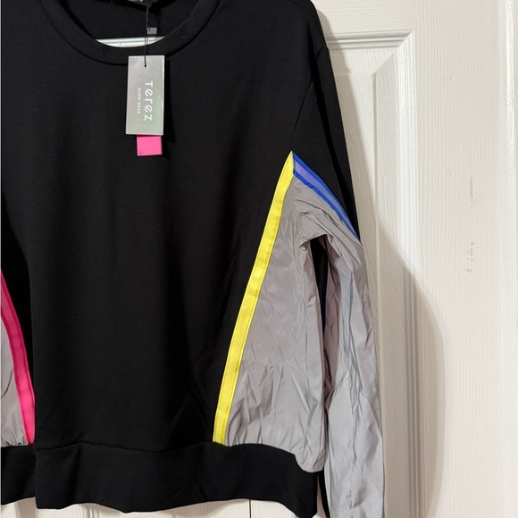Terez Women’s NWT Colorblock Black Sweatshirt with Reflective Trim Size Small - Picture 12 of 13